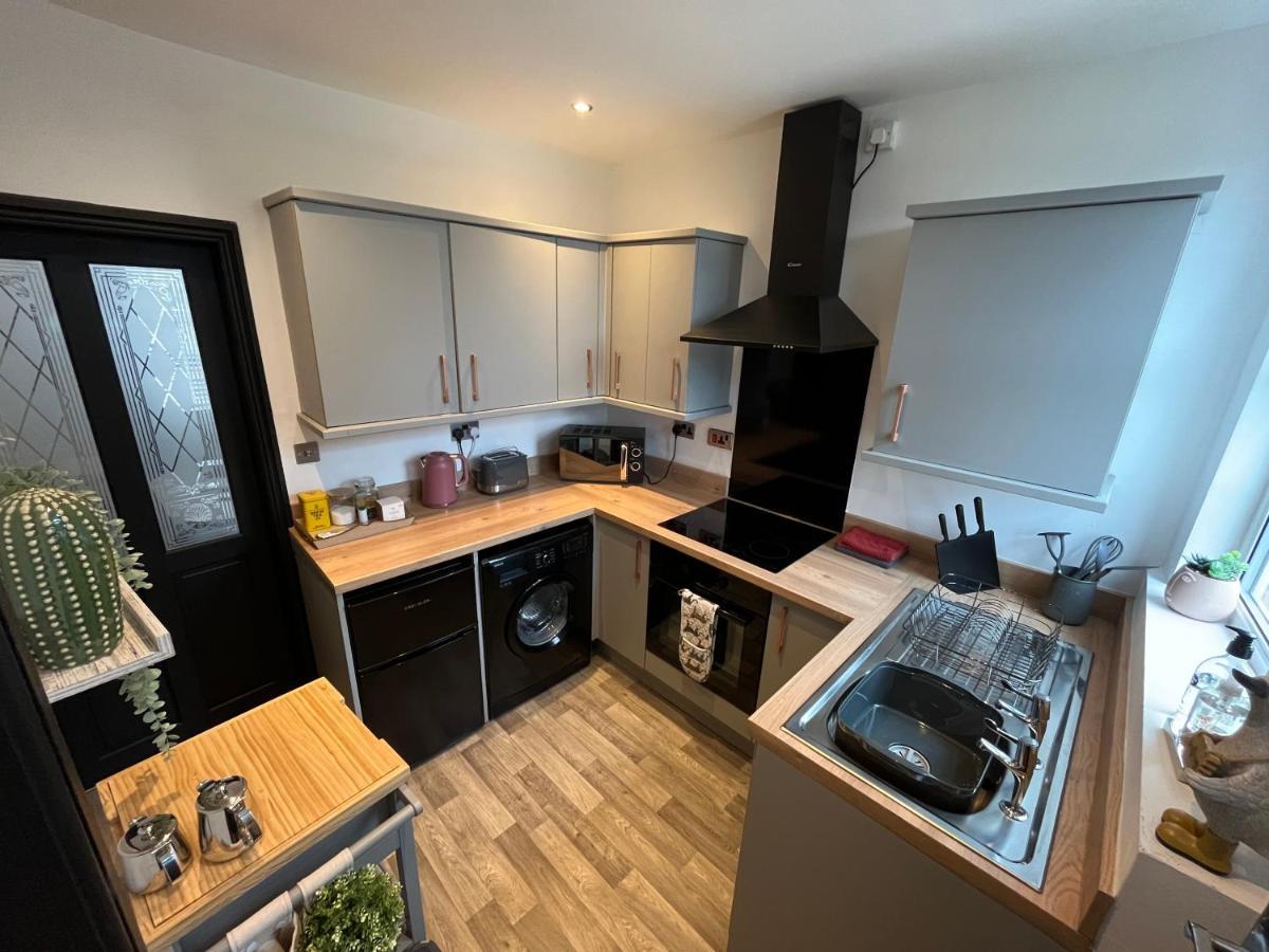 Contemporary & Chic Inner Terrace 5 Mins From Barnsley Town Centre Exterior foto